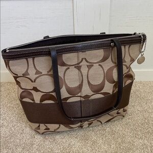 Coach Tan and Brown Signature Tote NºL0932-F13548